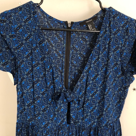 Cute black and blue Forever 21 midi dress 👗 - Picture 5 of 5